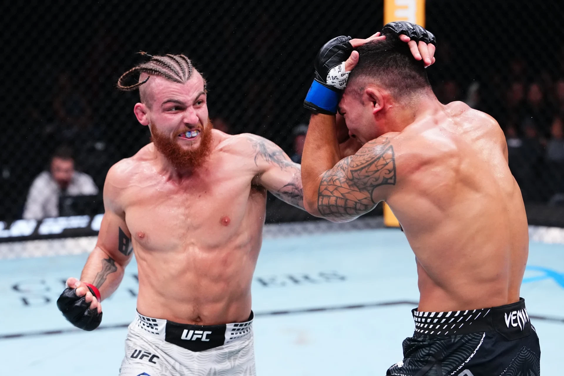 ダニール・ドンチェンコがソリアーノに判定勝ち 初回にダウン奪いUFC4連勝
【UFCファイトナイト・パリ】