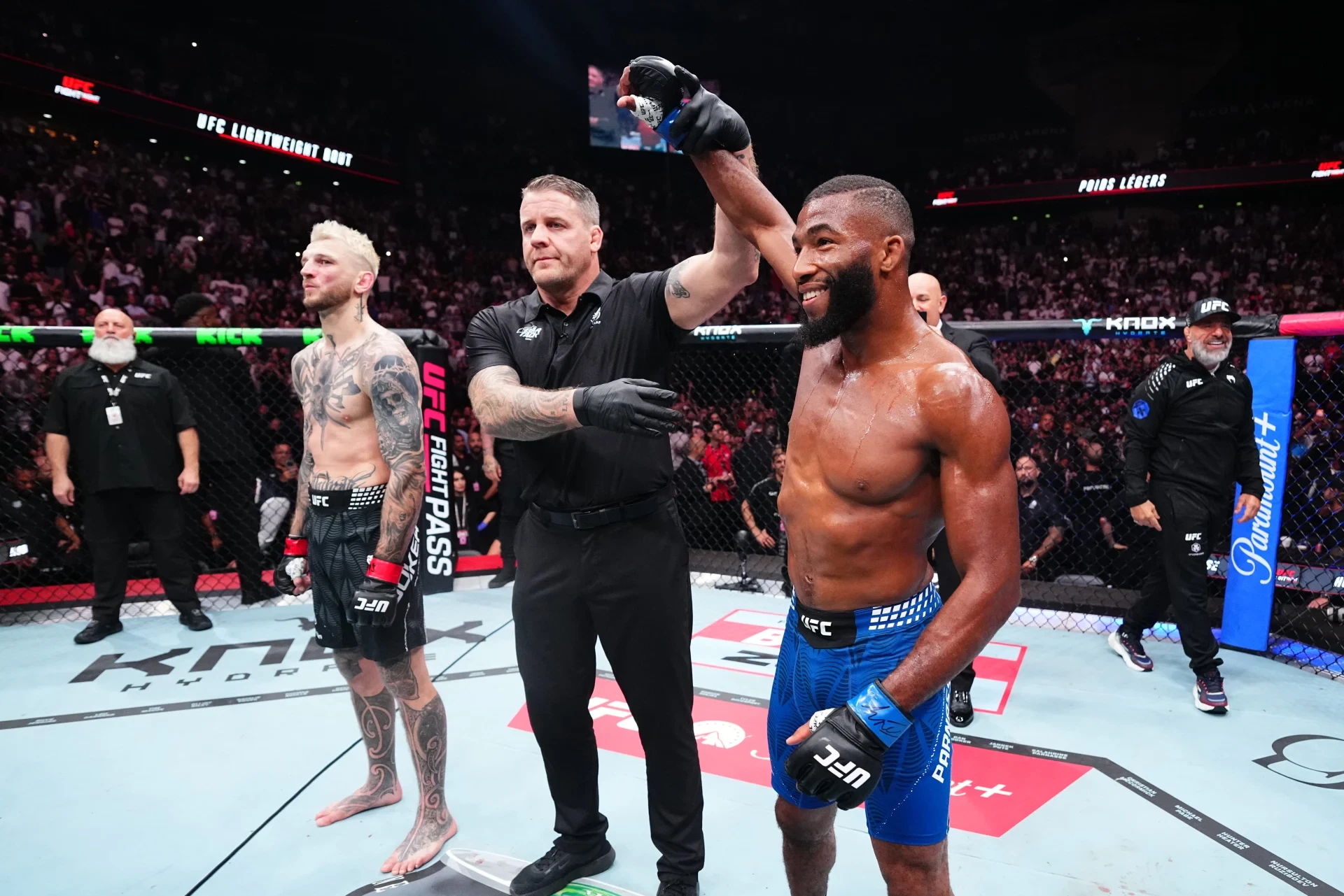 パルナスがフッカーを1R TKO UFCデビュー戦で衝撃フィニッシュ
【UFCファイトナイト・パリ】